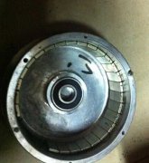 永磁无刷电机中瓦形和矩形磁钢各有什么优劣跟不同点呢？
